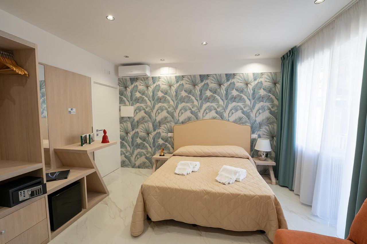 Hotel Cla.Pa H. Group - Dislocated Hospitality à Naples Extérieur photo