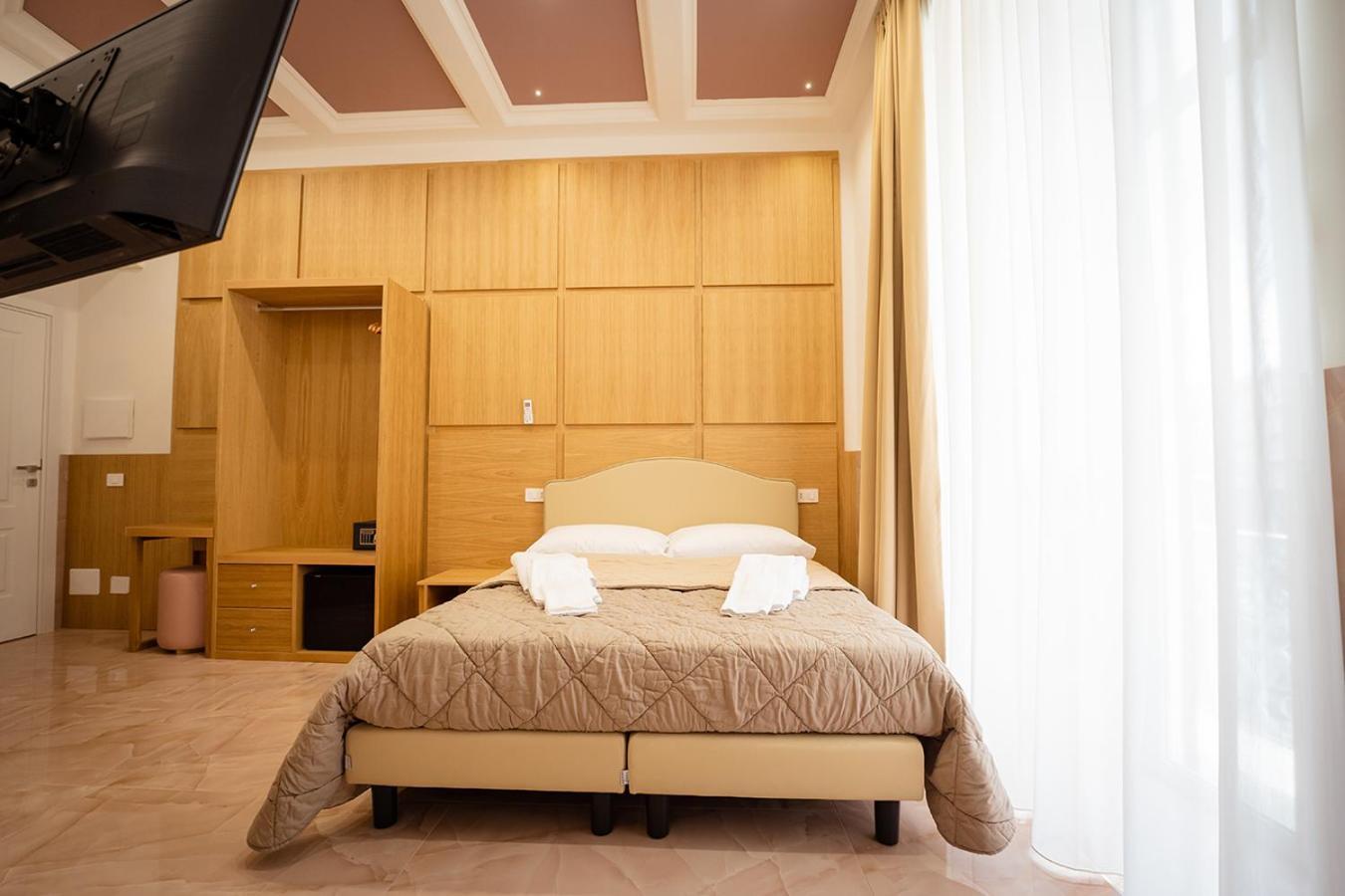 Hotel Cla.Pa H. Group - Dislocated Hospitality à Naples Extérieur photo